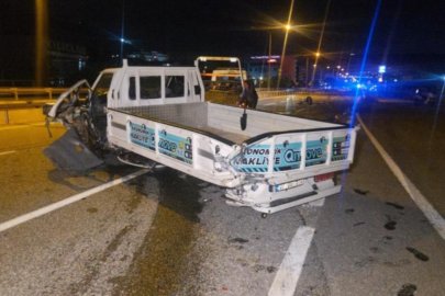 Kamyonete çarpan otomobil, 250 metre savrularak takla attı: 1’i ağır 3 yaralı