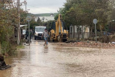 Mudanya Esence’de sel ve su baskınına müdahale sürüyor: 78 personel sahada