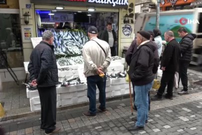 900 gramlık palamut 50 lira: Vatandaş sıraya girdi