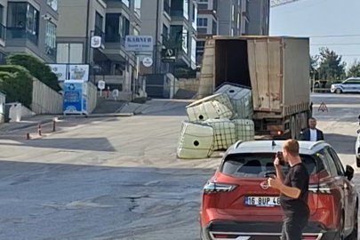 Yola dökülen asit mahalleyi kapattırdı