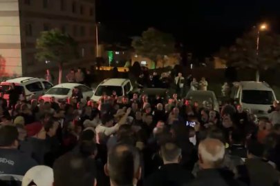 Bursa'da toplu konut sakinlerinden eylem...Site yönetimiyle vatandaşlar birbirine girdi