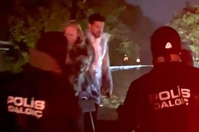 Sağanak yağış nedeniyle mahsur kalan Murat Boz ve vatandaşları dalgıç polisler kurtardı