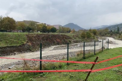 Bursa'da toprak kayması sonrası suyun akış yönü değişti, ekipler müdahale etti