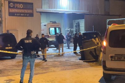Demir bloğun altında kalan 24 yaşındaki genç hayatını kaybetti