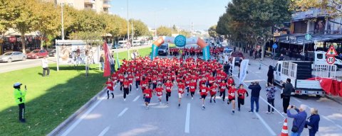 Nilüfer’de bin 749 öğrenci Cumhuriyet için koştu