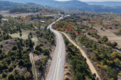 Keles'in üç mahallesinde yol mesaisi
