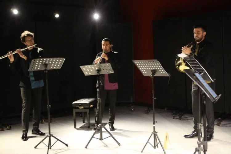  Anadolu Nefesli Beşlisi, müzikseverleri dünya turuna çıkardı