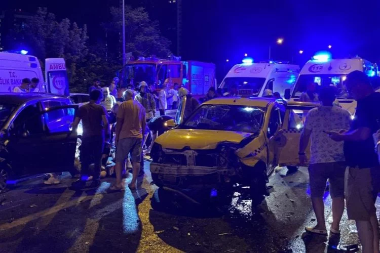Beşiktaş’ta navigasyonun ters yöne soktuğu otomobil dehşet saçtı, 7 yaralı