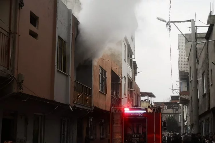 Bursa'da 2 farklı dairede yangın paniği