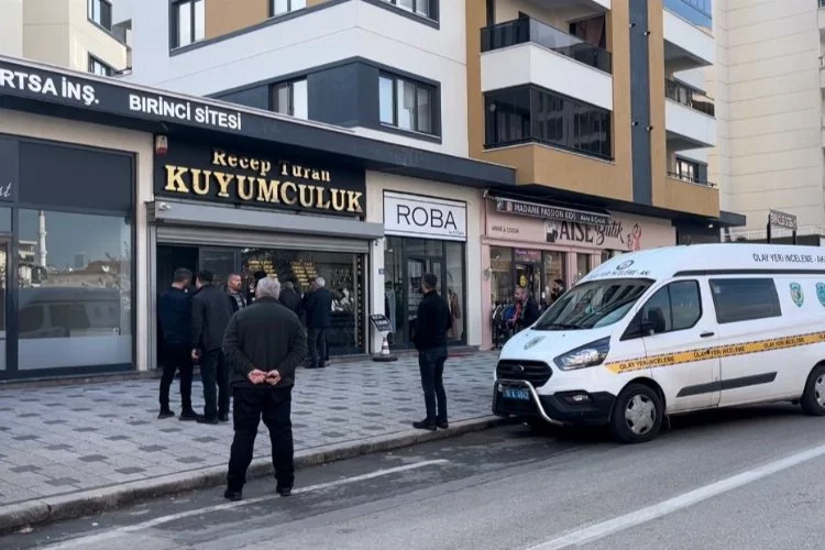 Bursa'da kar maskeli, silahlı kuyumcu soygunu