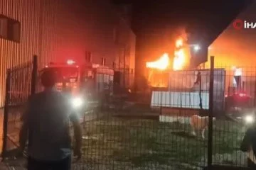 Bursa'da kauçuk fabrikasında büyük yangın