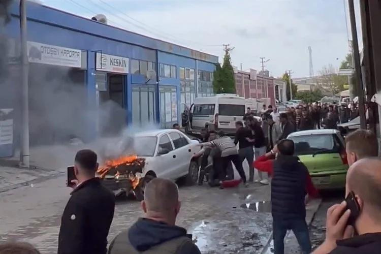 Bursa'da Metal Sanayi'deki yangında 4 iş yeri ve 3 araç hasar gördü
