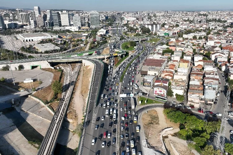 Bursa’da okulların ilk günü trafikte yoğunluk yaşanmadı