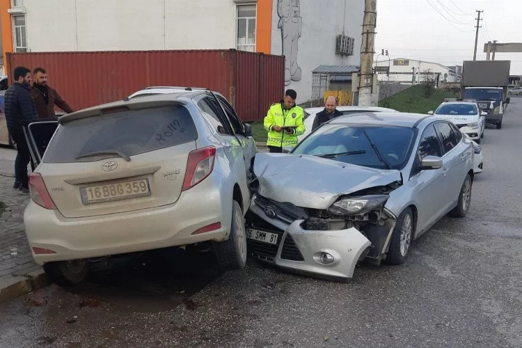 Bursa'da trafik kazasında 1 kişi yaralandı