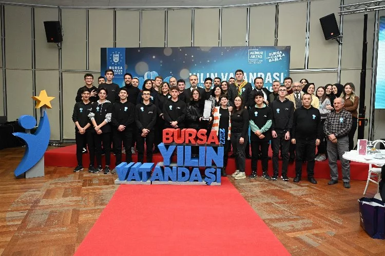 Bursa’da yılın vatandaşı öğretmenler oldu