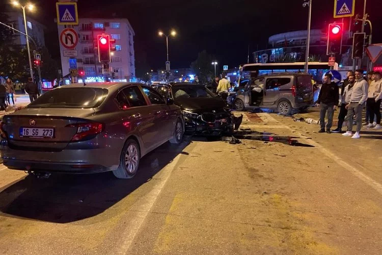 Bursa'da zincirleme kaza: 3 yaralı