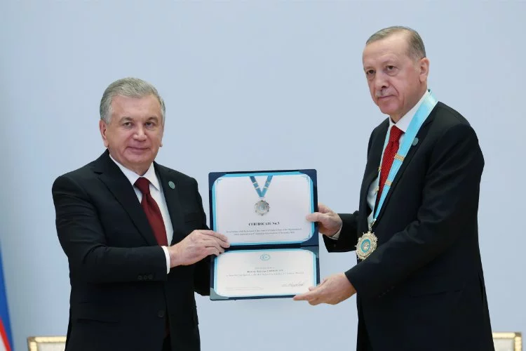 Cumhurbaşkanı Erdoğan'a Özbekistan'da 'Türk Dünyası Ali Nişanı' takdim edildi