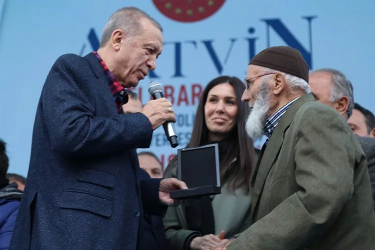 Cumhurbaşkanı Erdoğan Binali dedeye doğalgaz sözünü tuttu