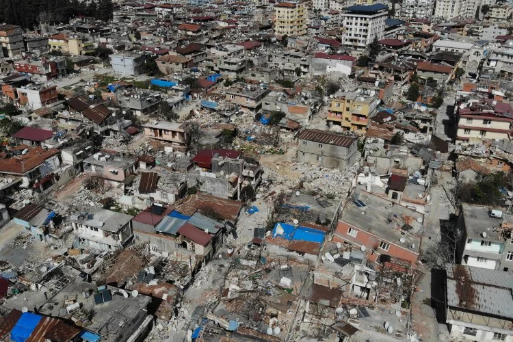 Depremle yerle bir olan Emek Mahallesi'nin sakinleri, kentsel dönüşüm gerçeğini anlattı