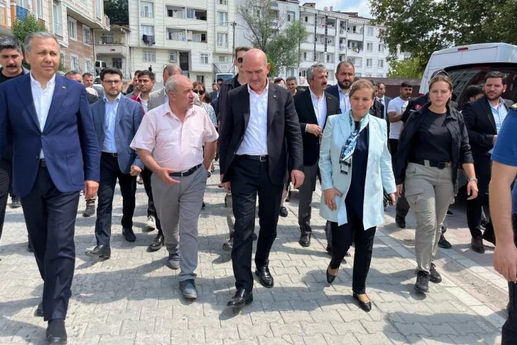  İçişleri Bakanı Süleyman Soylu Esenyurt’ta sel bölgesini ziyaret etti