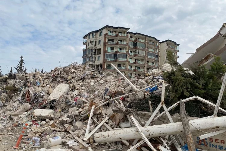 İskenderun'da yaptığı binaları yıkılmayan müteahhitin Antakya'da satın aldığı ev yıkıldı