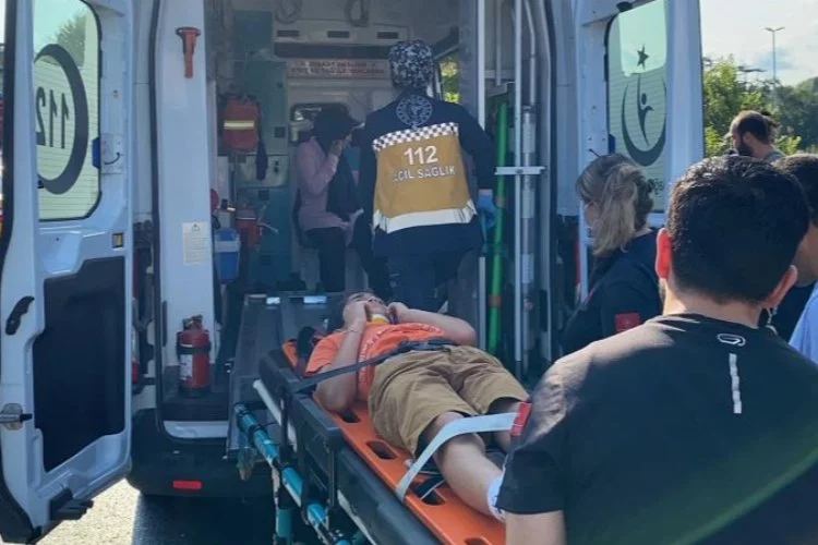 Sarıyer’de içi yolcu dolu minibüsle cip çarpıştı: 10 yaralı