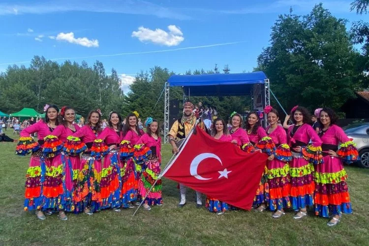Türk folklorcular Polonya’da büyük ilgi gördü