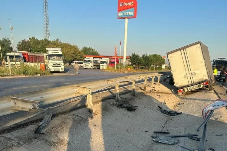 Yoldan çıkan kamyonet kaza yaptı: 1 ölü